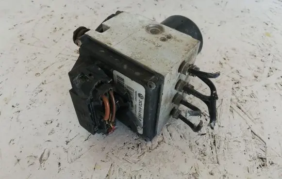 Volkswagen PASSAT B6 ABS Pump 3C0614095P