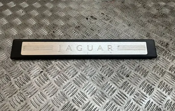 Jaguar XF X250 Front sill trim cover 8X2313201AF