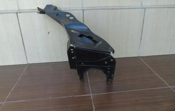 Mercedes-Benz CLS C219 Side radiator support slam panel 