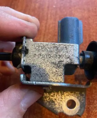 Toyota Avensis T270 Vacuum valve 9091012281