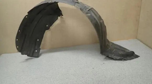 Mazda 3 I Front arch 