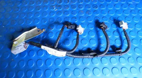 Toyota Yaris Fuel injector wires 8212652010 0004X520 ULJ34SUX520