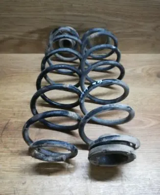 Volkswagen Golf IV Rear coil spring