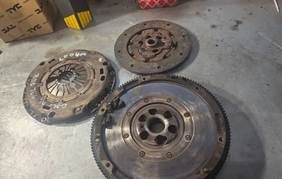 Volkswagen Golf IV Dual mass flywheel 2221005099