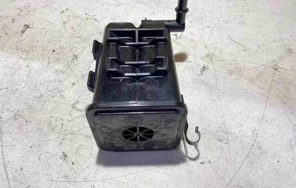 Mitsubishi Outlander Other body part D619C04