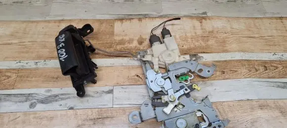 Mazda 5 Sliding door lock 
