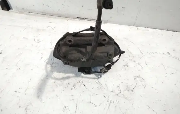 Mercedes-Benz CLS C219 Front brake caliper