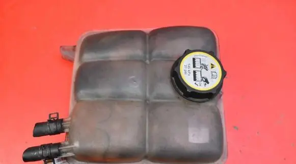 Mazda 3 I Coolant expansion tank/reservoir 3M5H-8K218-DG