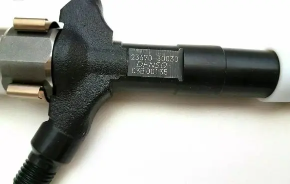 Toyota Hilux (N140, N150, N160, N170) Fuel injector 2367030030 2367039035 2367039036
