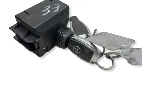 Mercedes-Benz C W204 Ignition lock A2079057101