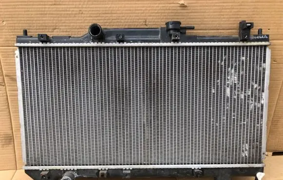 Toyota Avensis T220 Coolant radiator