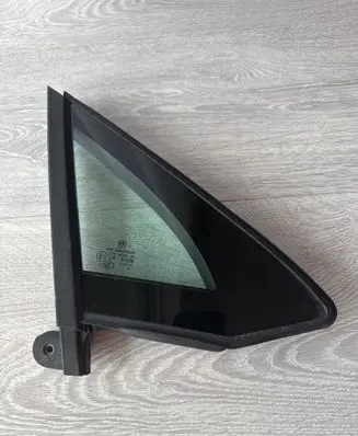 Volkswagen PASSAT B8 Front door vent window glass four-door 3G0845114F
