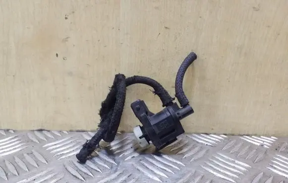 Audi A4 S4 B6 8E 8H Turbo solenoid valve 1J0906283A