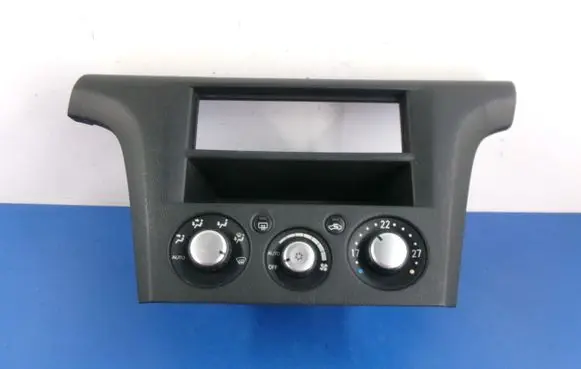 Mitsubishi Outlander Climate control unit