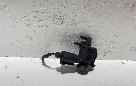 Audi A6 S6 C5 4B Turbo solenoid valve 1K0906283A