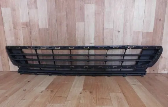Volkswagen Golf VII Front bumper lower grill 5G0853677