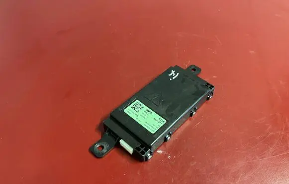 BMW iX Sunroof control unit/module 5A8E8F1 61355A8E8F1