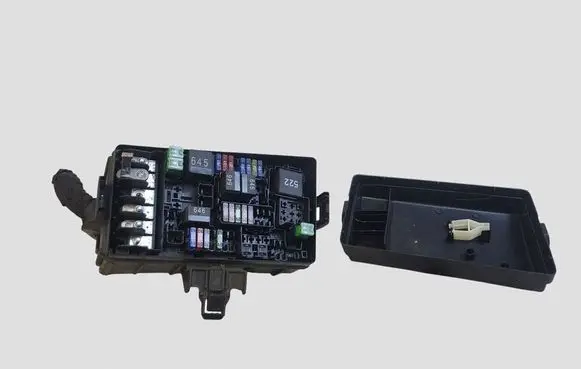 Audi A3 S3 8V Fuse module 5Q0907361C 63512832