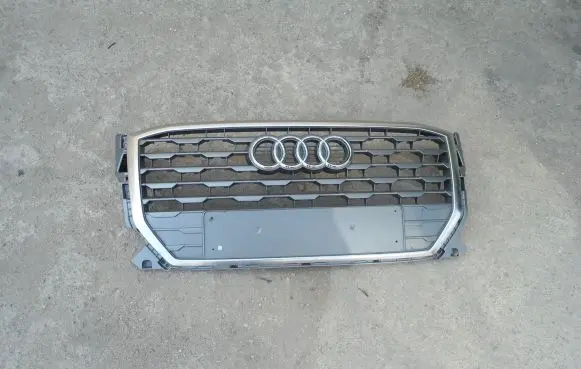 Audi Q2 - Front bumper upper radiator grill