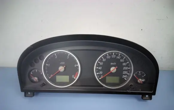 Ford Mondeo Mk III Speedometer (instrument cluster) 1S7F108412 44ZU187