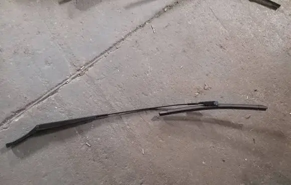 Seat Leon (5F) Front wiper blade arm 5F1955410