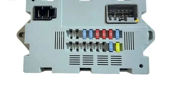 Jaguar F-Pace Fuse module CPLA14Q073AA 73707520