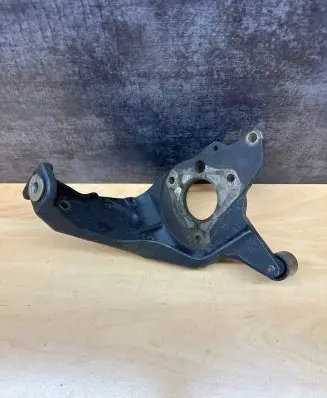 Audi A4 S4 B5 8D Fuel pump bracket 028130147B 0JE3C17
