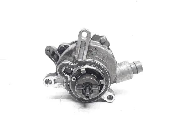 Volvo V70 Vacuum pump 08699237