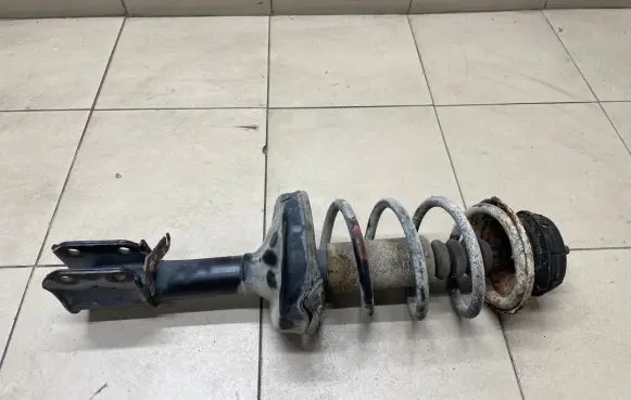 Renault Clio II Front shock absorber with coil spring