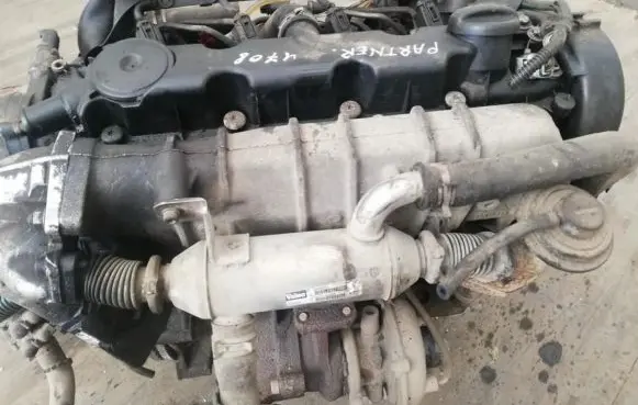 Peugeot Partner Intake manifold 9635616310