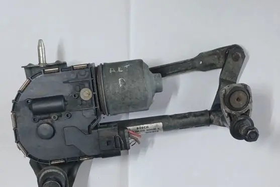 Front wiper linkage and motor
