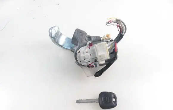 Toyota Auris 150 Ignition lock N0502639 N0502638