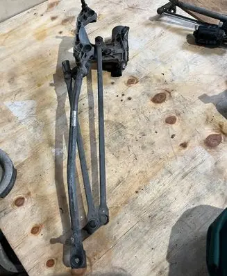 Ford Focus C-MAX Front wiper linkage and motor 0390241724