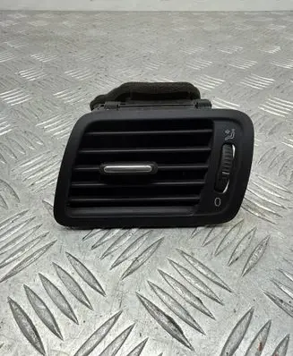 Volkswagen PASSAT B6 Dashboard side air vent grill/cover trim 05703001