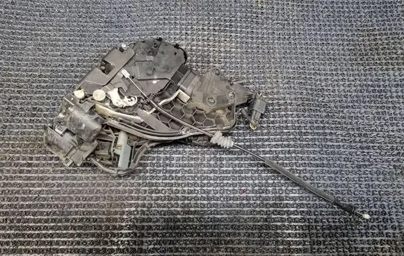 Volvo V50 Rear door lock 30699112 985917102