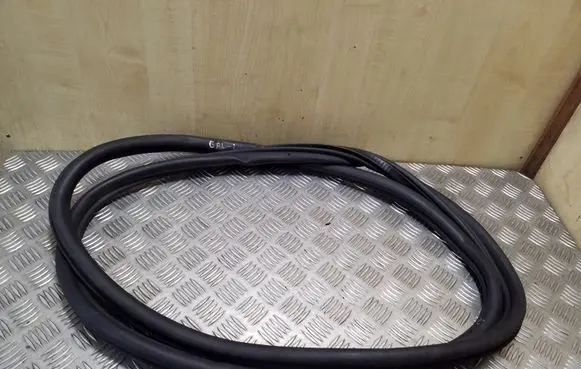 Audi A3 S3 8P Trunk rubber seal (body) 