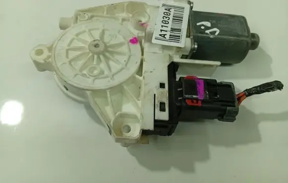 Fiat Freemont Front door window regulator motor 0130822472