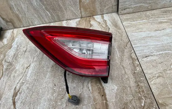 Maserati Levante Tailgate rear/tail lights 20680202