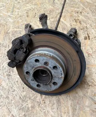 BMW 1 F20 F21 Rear wheel hub spindle/knuckle 6792519