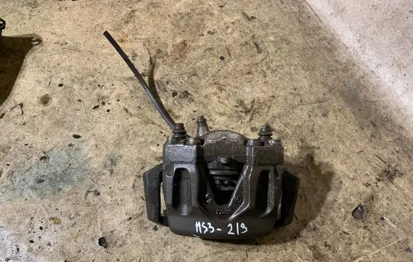 Mercedes-Benz C W205 Front brake caliper 5443C