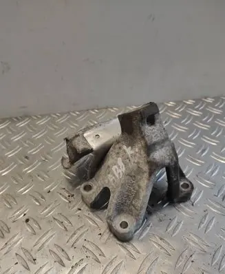 Audi A4 S4 B8 8K Engine mounting bracket 8K0199307AQ