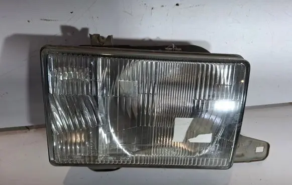 Isuzu Trooper Headlight/headlamp 7R0130520