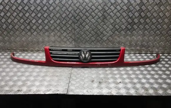 Volkswagen PASSAT B4 Front bumper upper radiator grill 3A0853653B