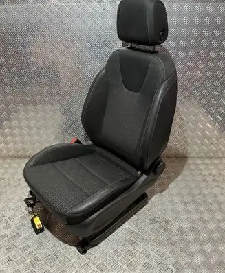Opel Insignia B Front driver seat DG18384