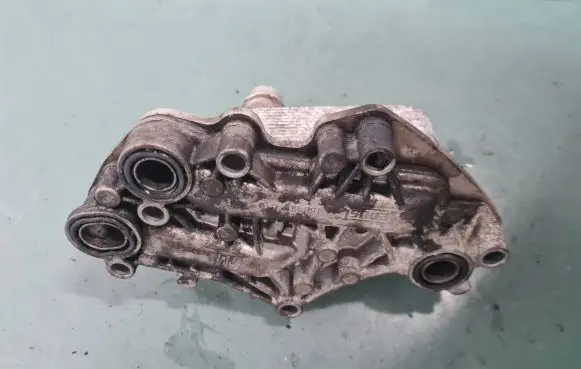 Opel Astra J Oil filter mounting bracket 55573795