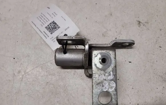Ford Mondeo MK IV Front door upper hinge