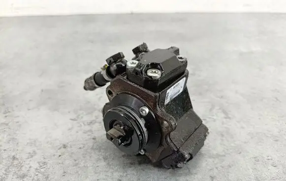 Opel Corsa D Fuel injection high pressure pump