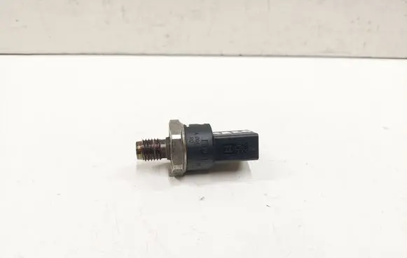 Chrysler PT Cruiser Fuel pressure sensor A0041537528