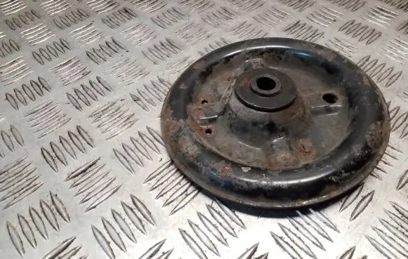 Hyundai Tucson JM Coil spring mount 