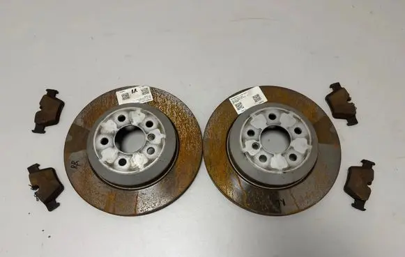 BMW 5 G60 G61 Rear brake disc 8831440 7915320